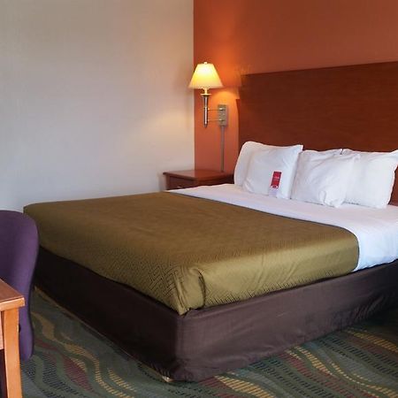Econo Lodge Mcpherson Zewnętrze zdjęcie