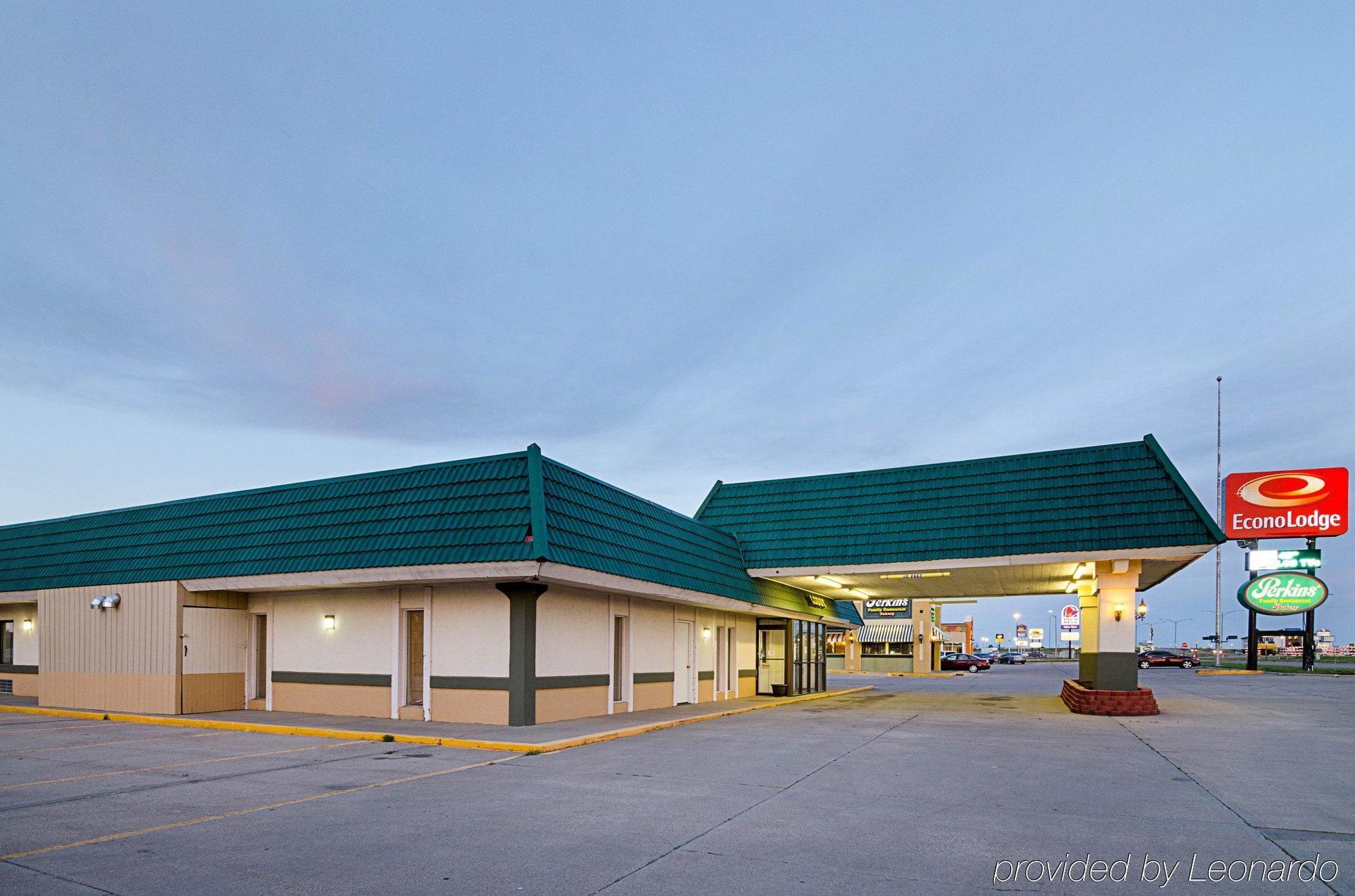 Econo Lodge Mcpherson Zewnętrze zdjęcie