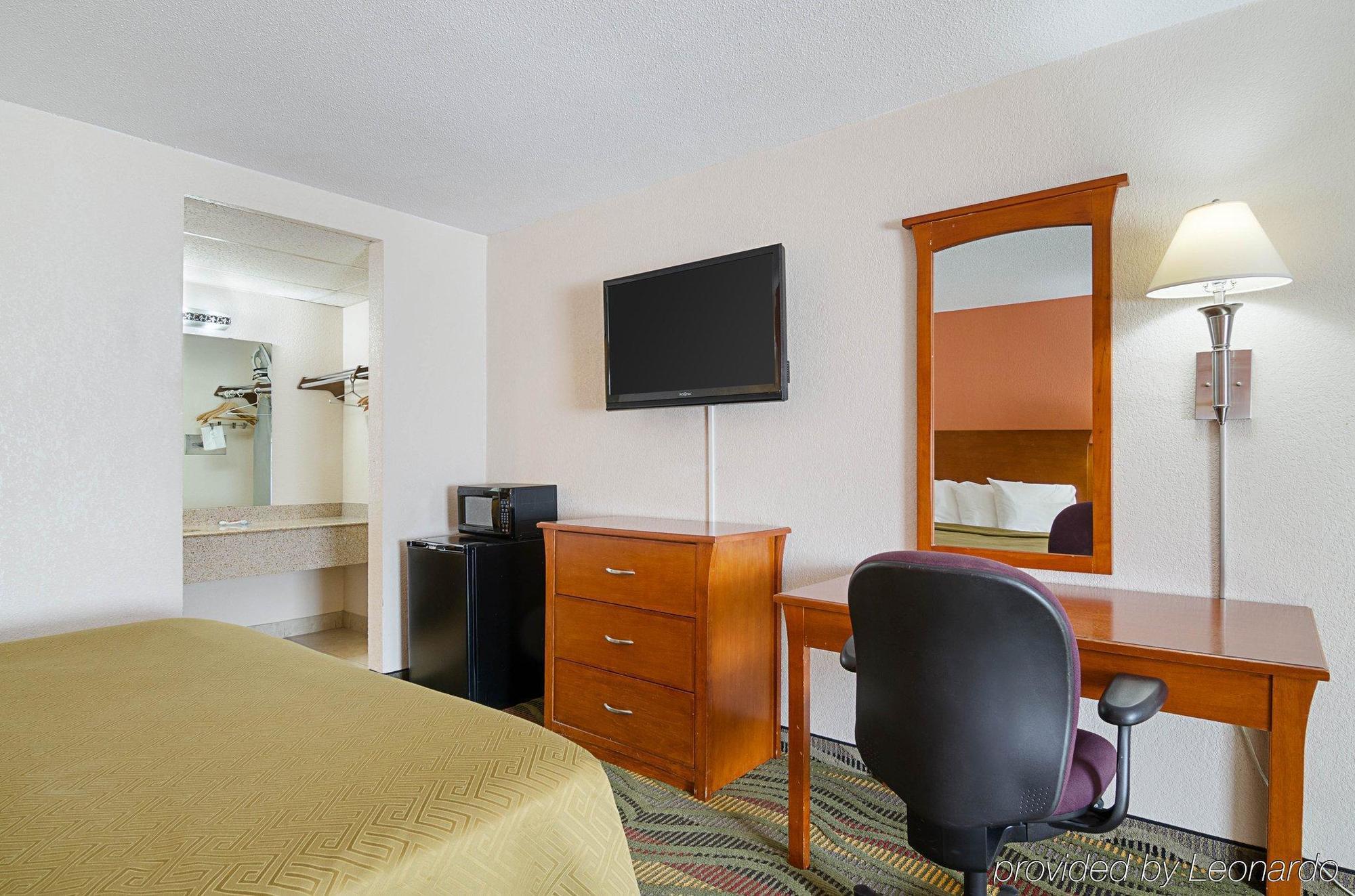 Econo Lodge Mcpherson Zewnętrze zdjęcie