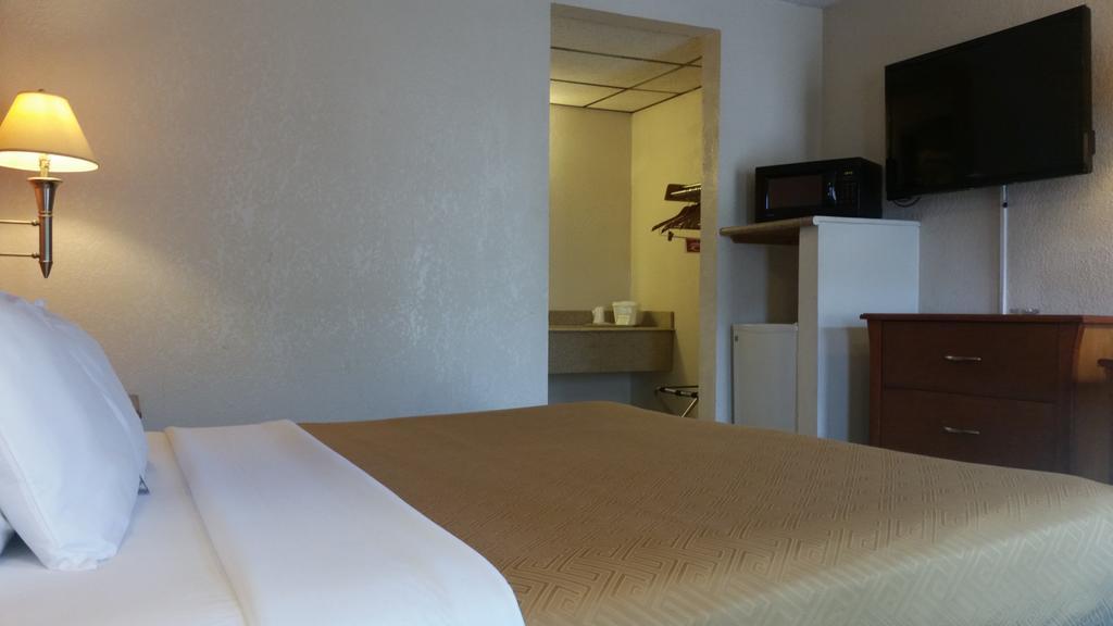 Econo Lodge Mcpherson Zewnętrze zdjęcie