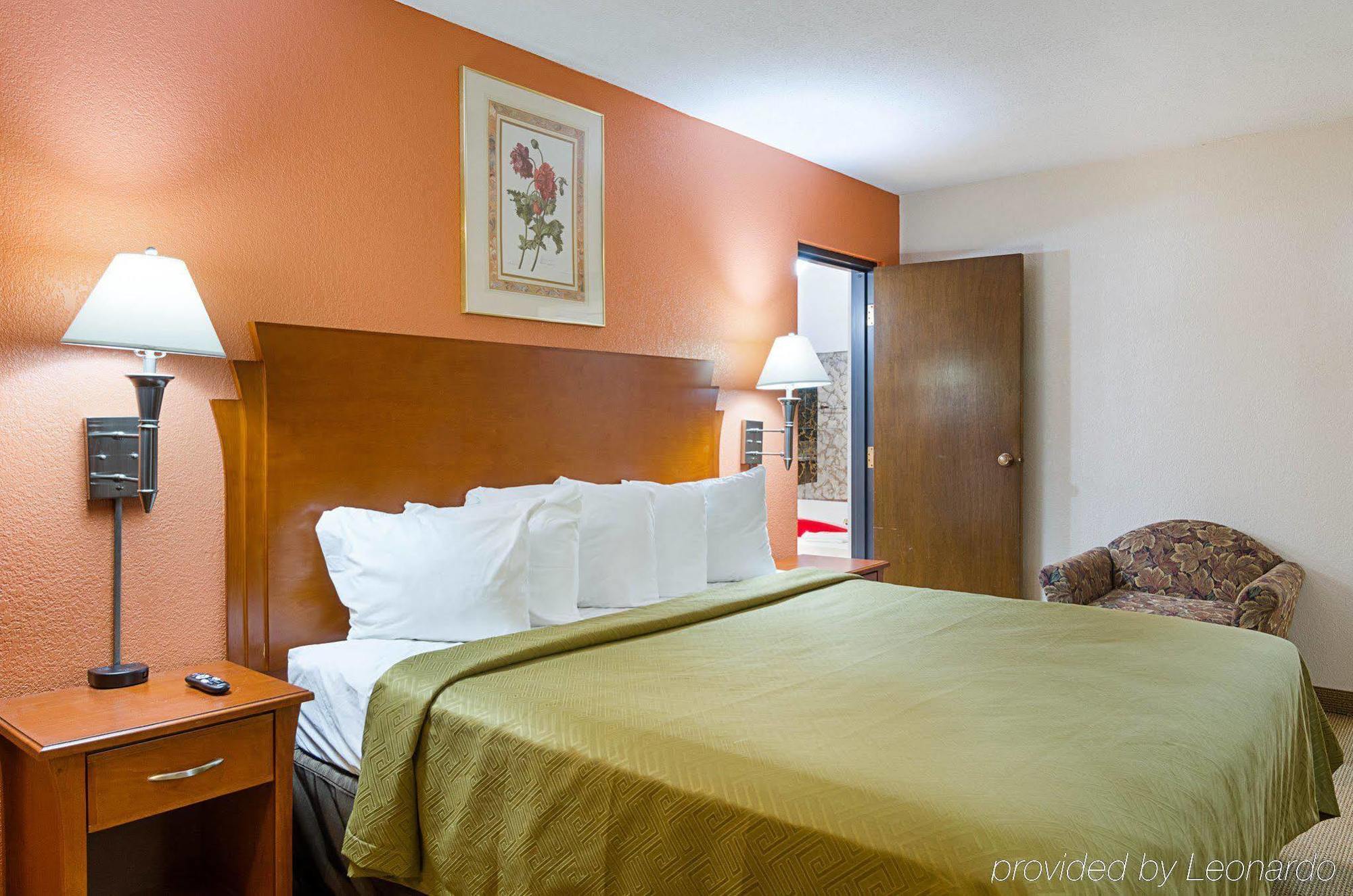 Econo Lodge Mcpherson Zewnętrze zdjęcie