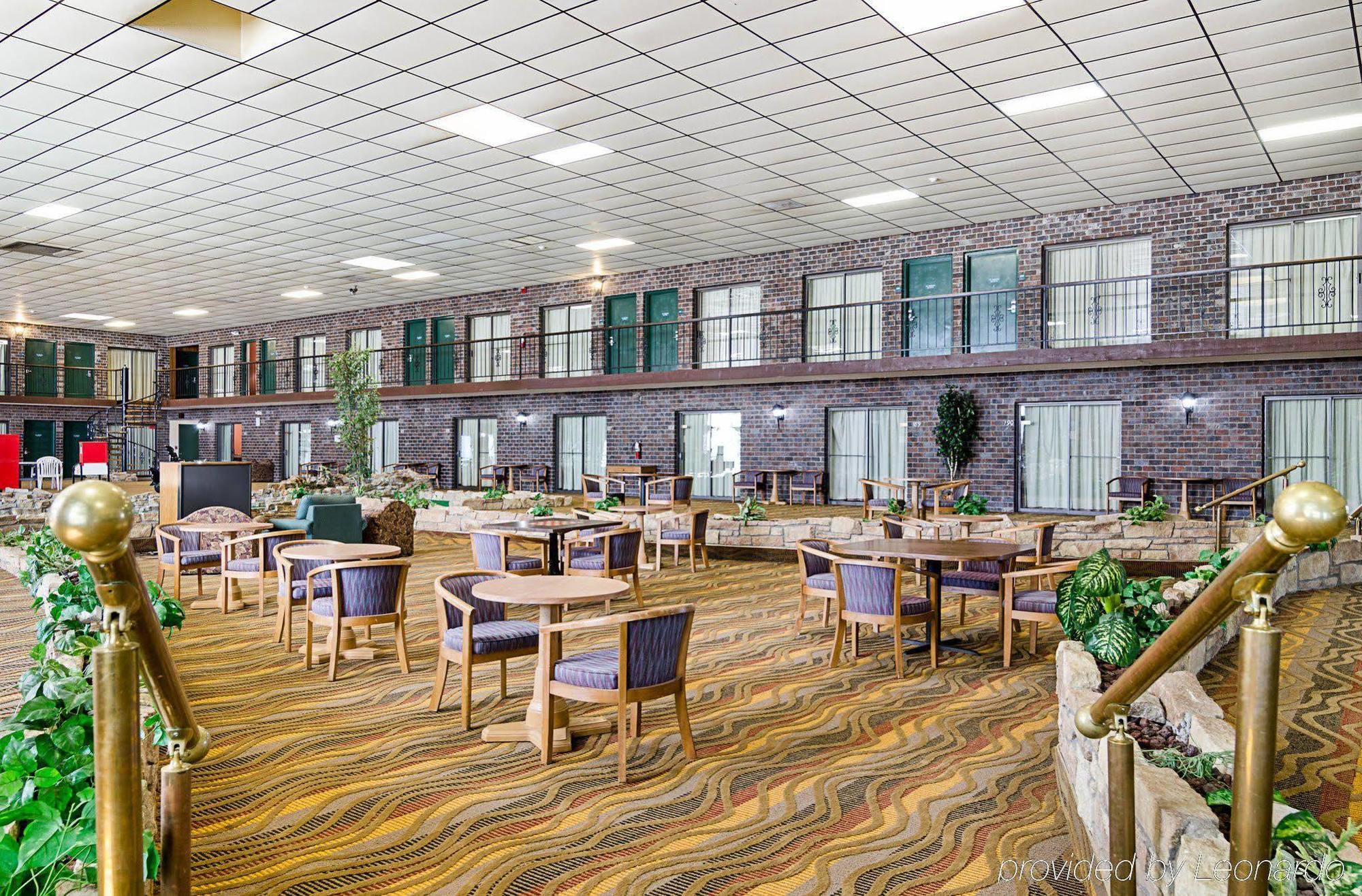 Econo Lodge Mcpherson Zewnętrze zdjęcie