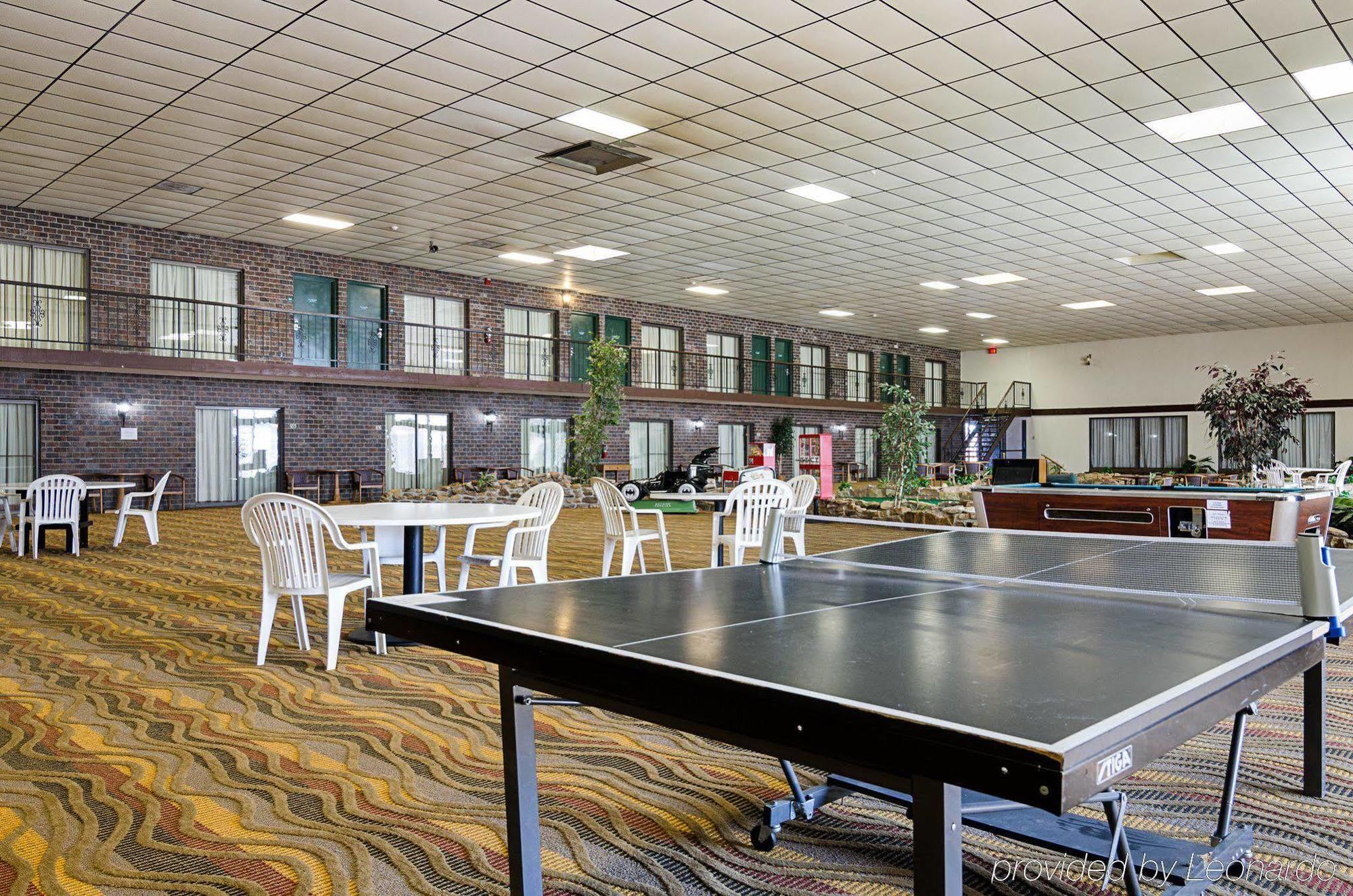 Econo Lodge Mcpherson Zewnętrze zdjęcie