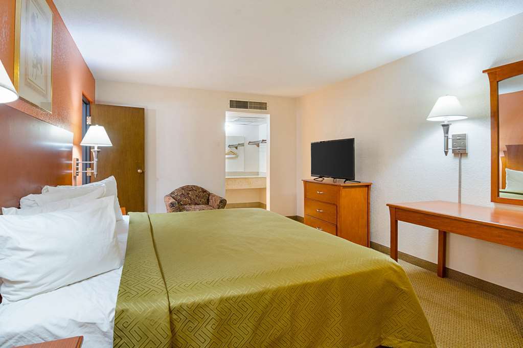 Econo Lodge Mcpherson Pokój zdjęcie